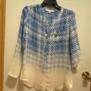 Good Days Only Sz S Blue/Cream Button Front Top NWT😊😊